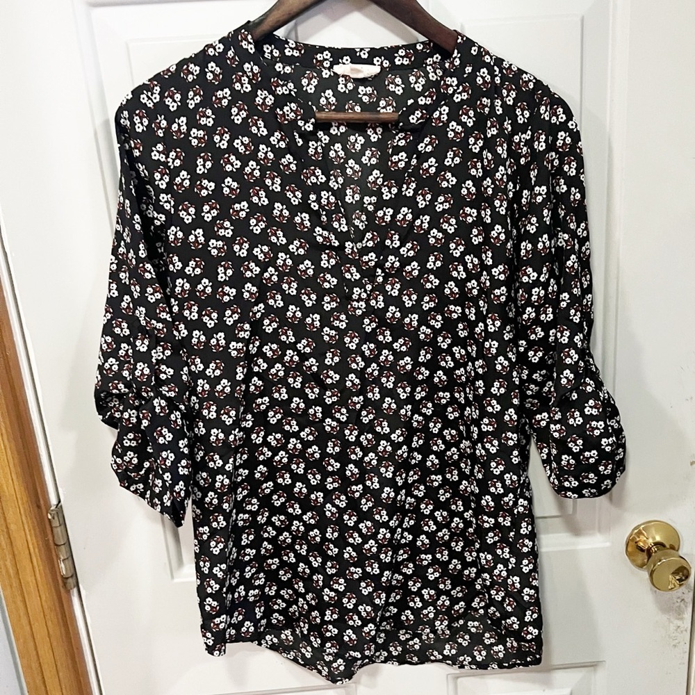 Maison Jules Floral Blouse Womens Sz Small Black White V-neck Casual Cottagecore